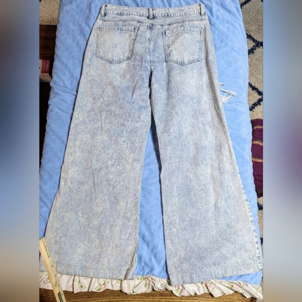Distressed Wide-Leg Jeans | High Rise,‎ Acid-Wash | Street Style Uniq by Litz - Picture 3 of 10